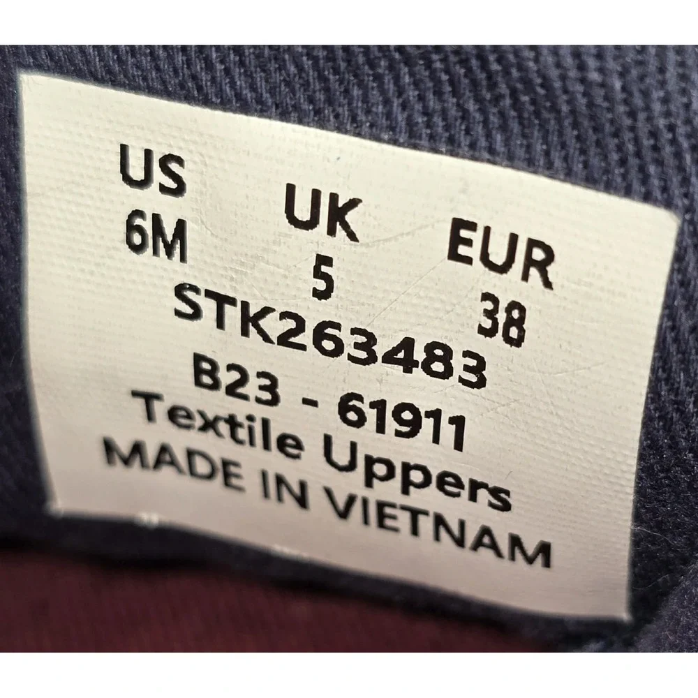 Sperry Women's US 6M Navy Canvas Sneakers You'll Reach For Every Single Day